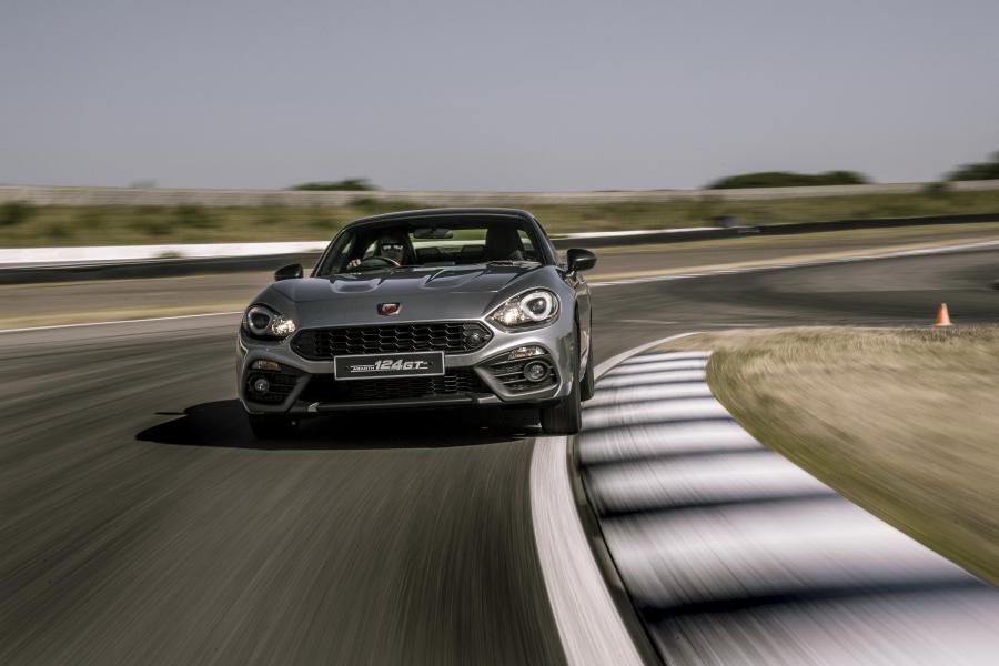  Abarth 124 GT (348) 2018 года  (UK) (фото 16 из 40)
